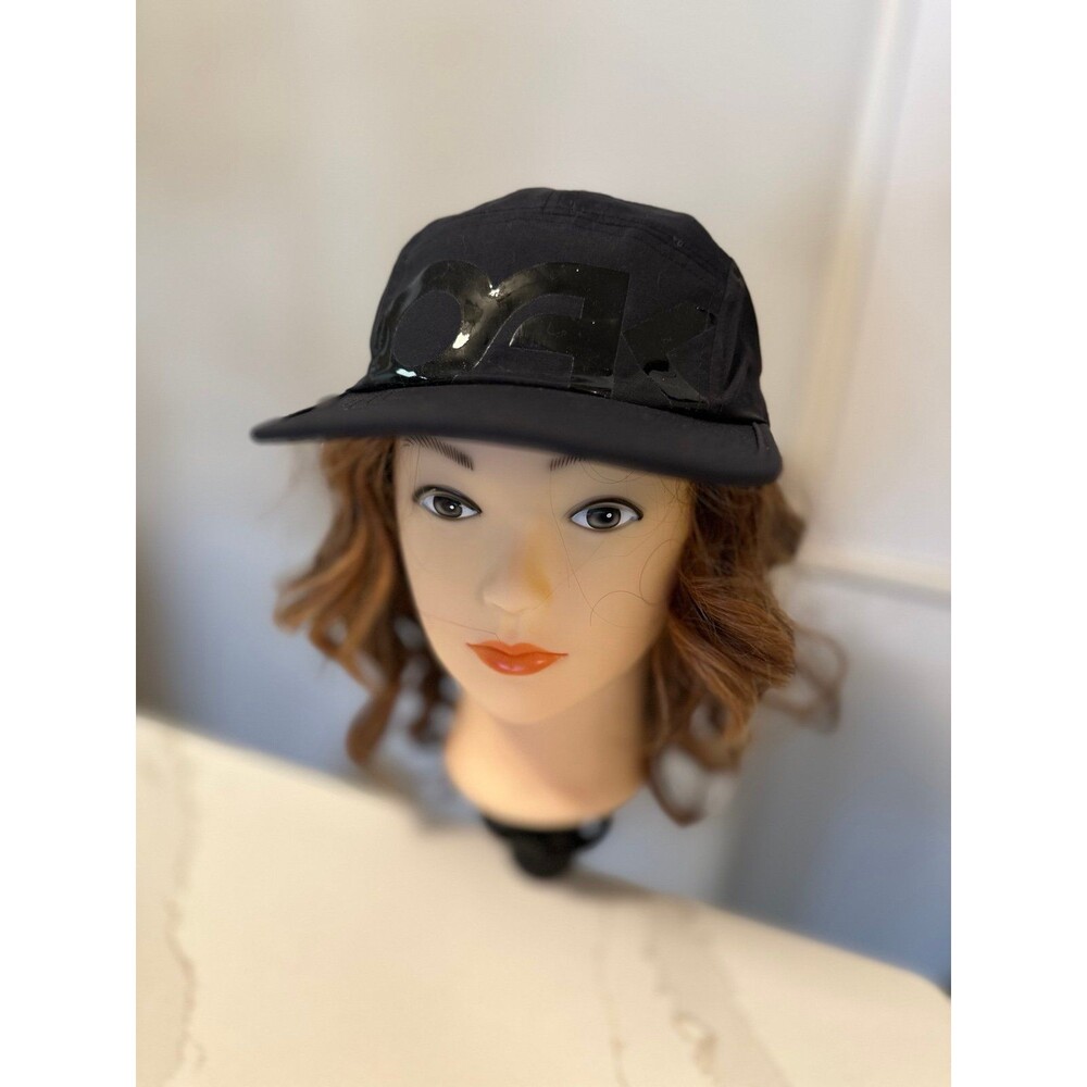 Oakley hat